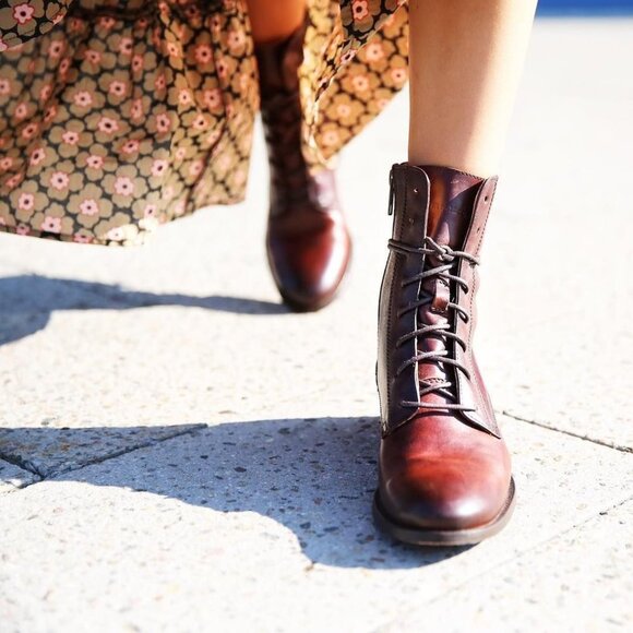 Frye Melissa Lace Up Cognac Leather Casual Streetwear Vintage Short Ankle Boots - Picture 1 of 16